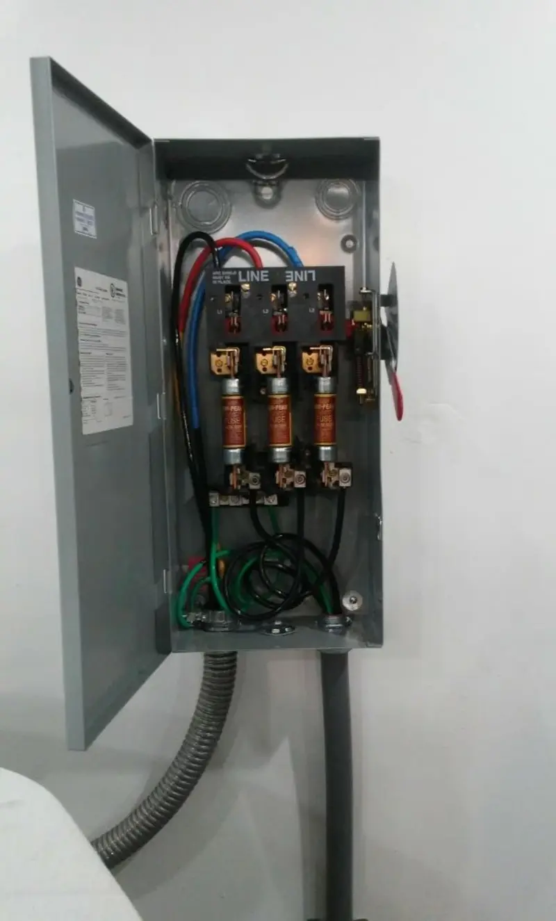 Three-phase disconnect switch installed for Electrical Wiring & Rewiring in Osceola